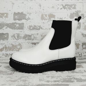 NEW Marc Fisher LTD. Women's Patrick Black White Lug Sole Ankle Booties H779